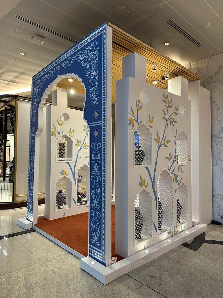 Blue Pottery custom exhibition design